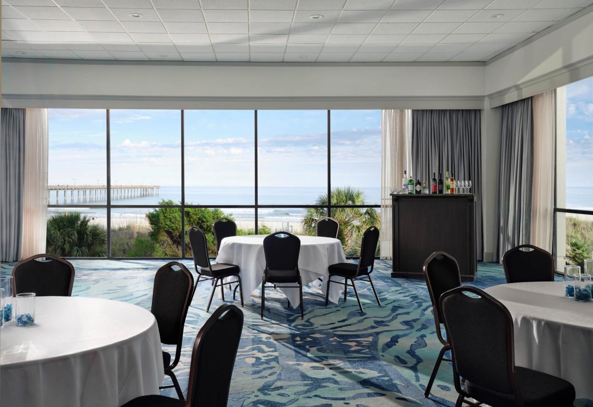 Doubletree By Hilton Myrtle Oceanfront Resort 4*
