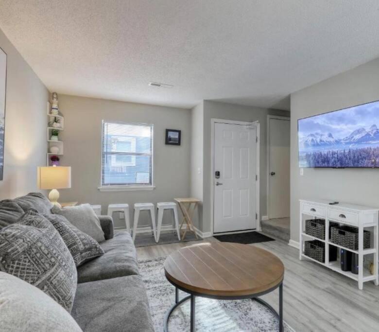 Ocean Walk Apartment *