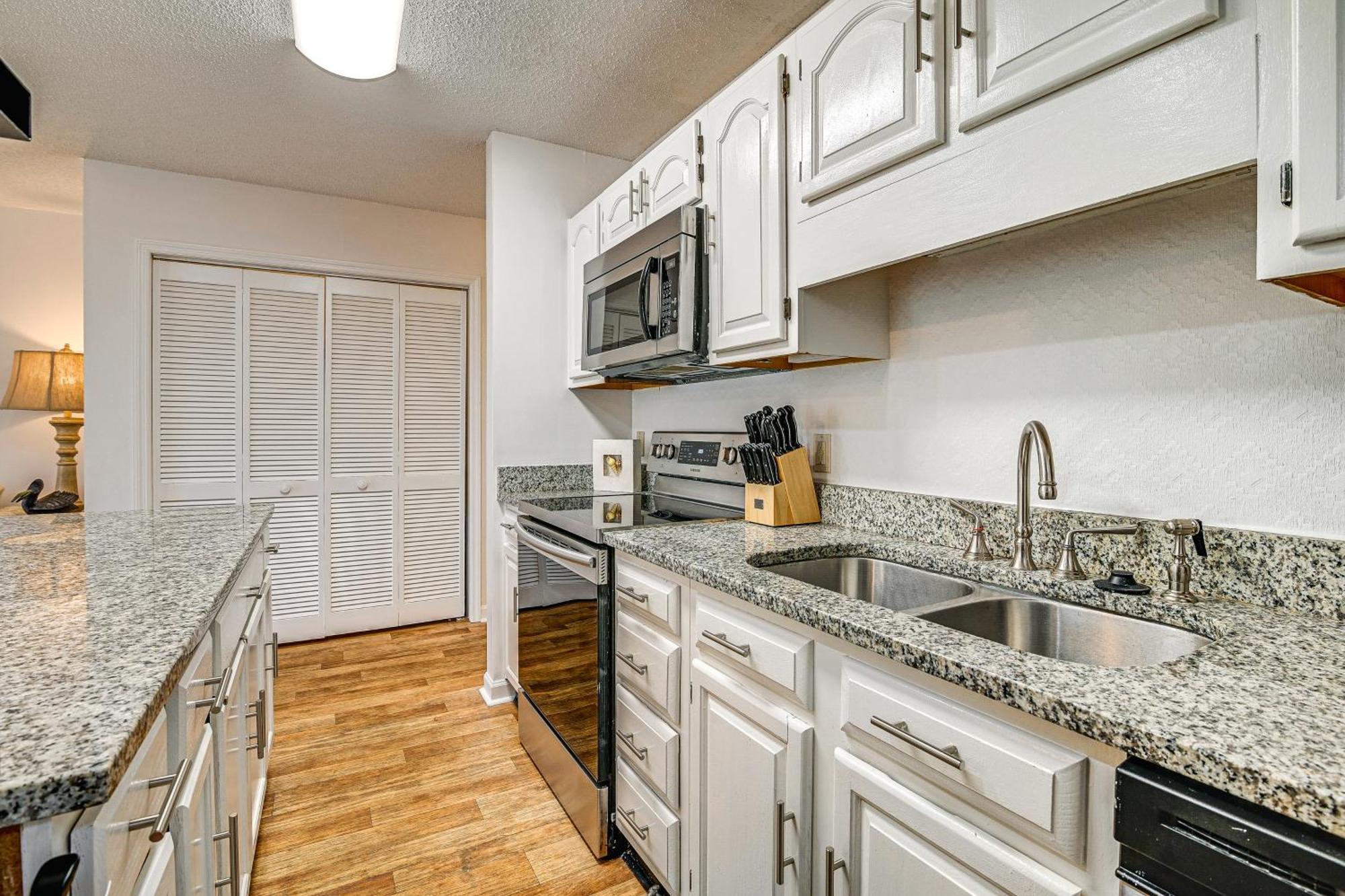 Apartment Comfy Myrtle - 3 Mi To Fishing Pier!