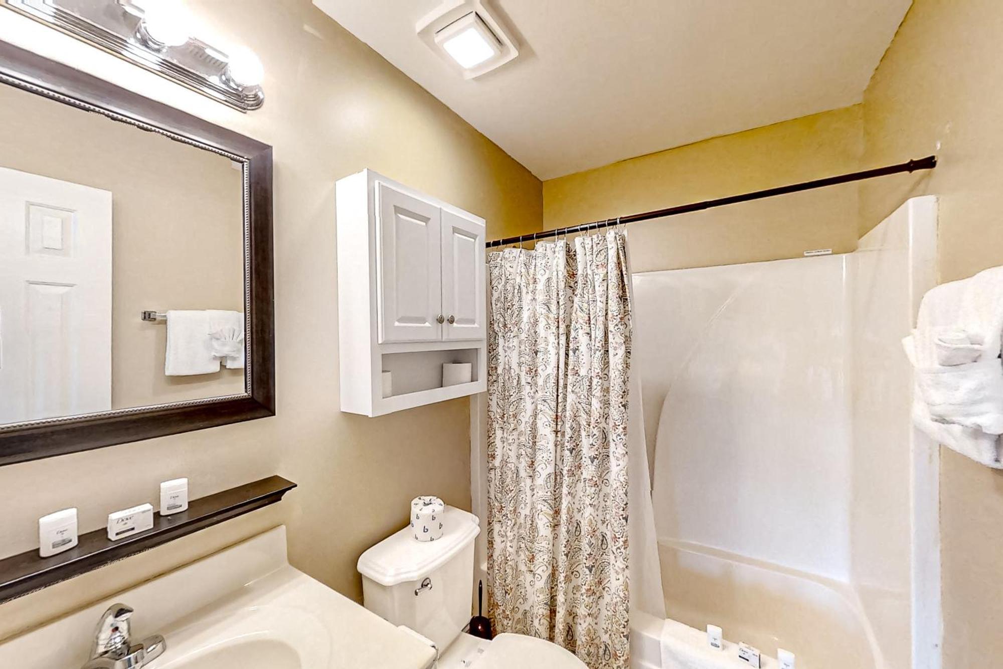 Island Palms C-3 *