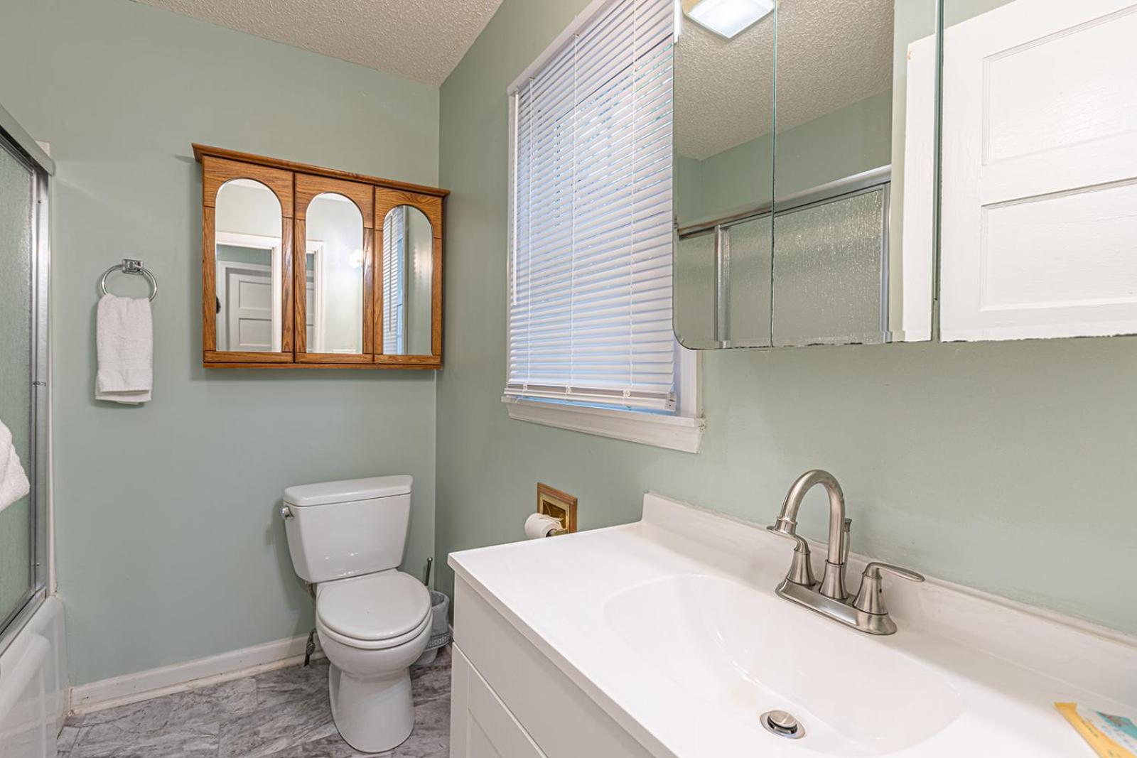 Gorgeous Centrally Located Ocean View 2 King, Huge Private Yard & Deck, Firepit, Bbq, & Game Tables Holiday home Myrtle Beach