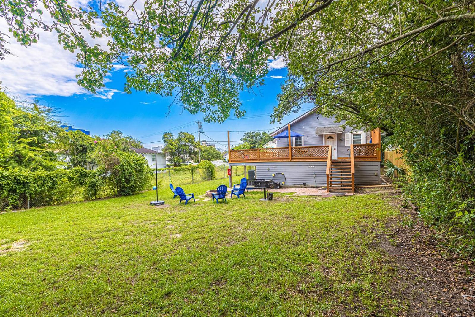 Holiday home Gorgeous Centrally Located Ocean View 2 King, Huge Private Yard & Deck, Firepit, Bbq, & Game Tables Myrtle Beach