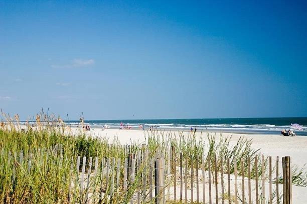 Cheerful 4 Bedroom 1 Block From The Holiday home Myrtle Beach