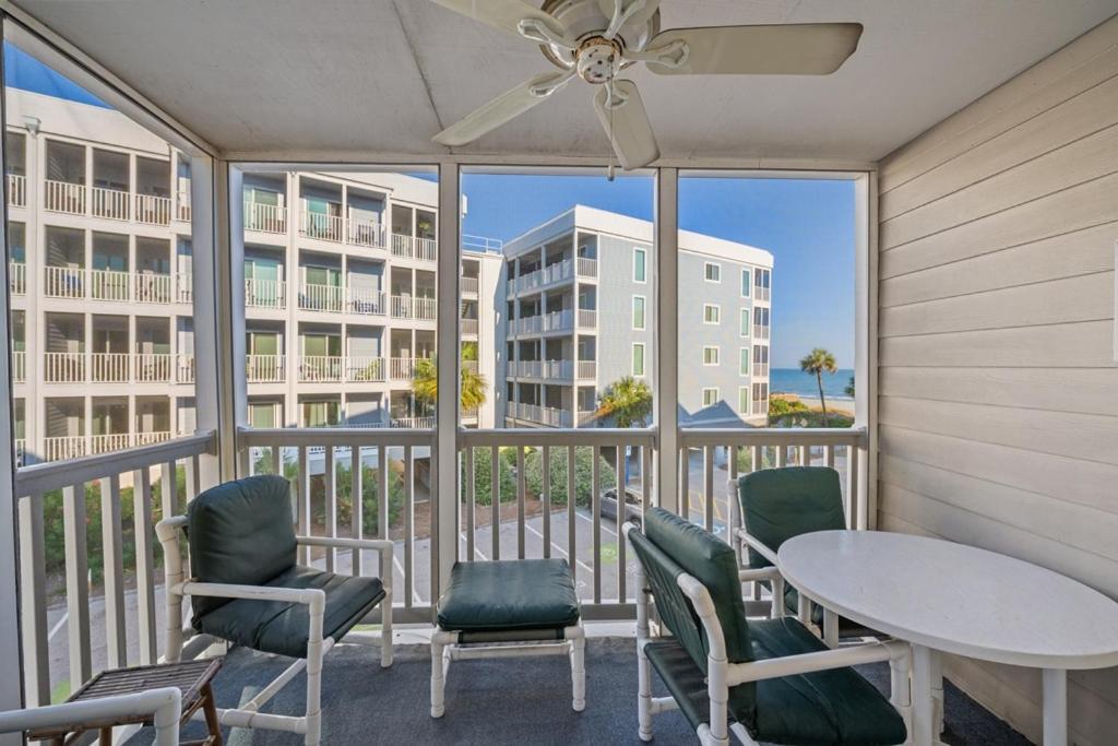 Pelicans Watch 211 Apartment *