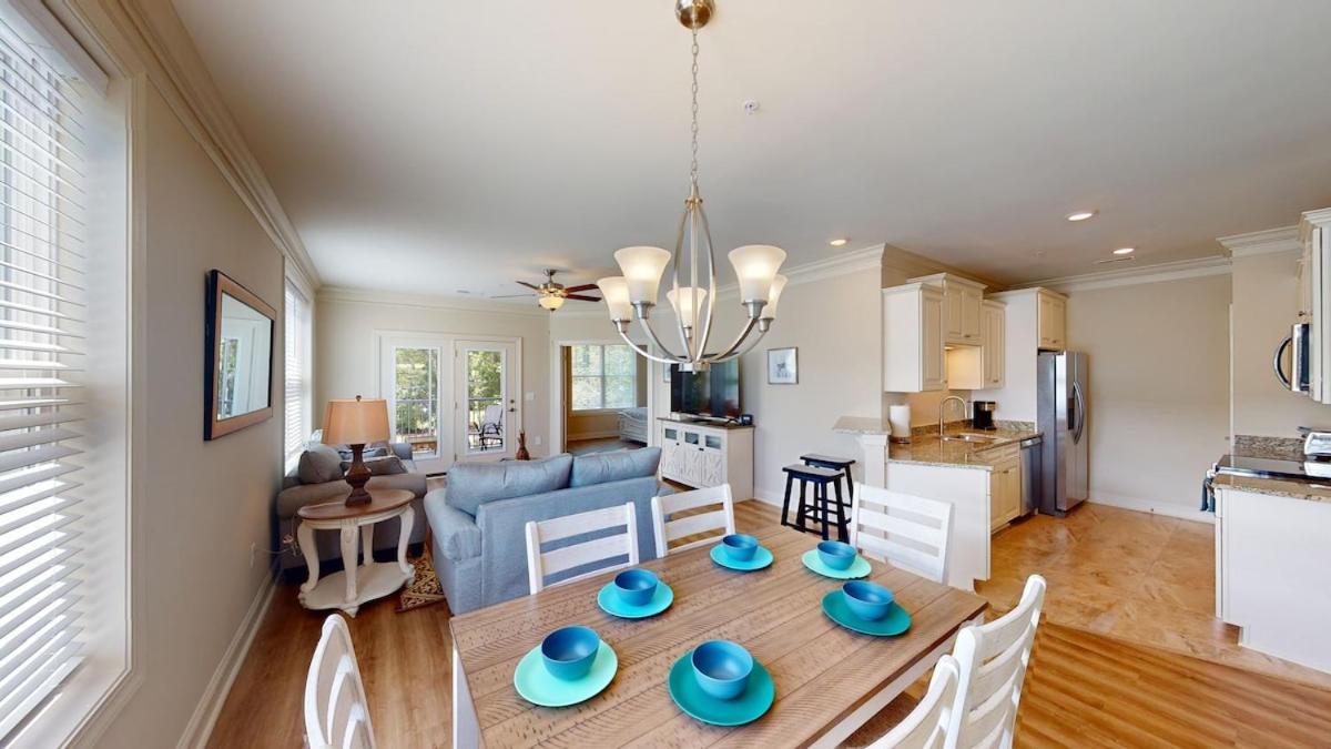 Apartment 81 Delray Drive 2a *
