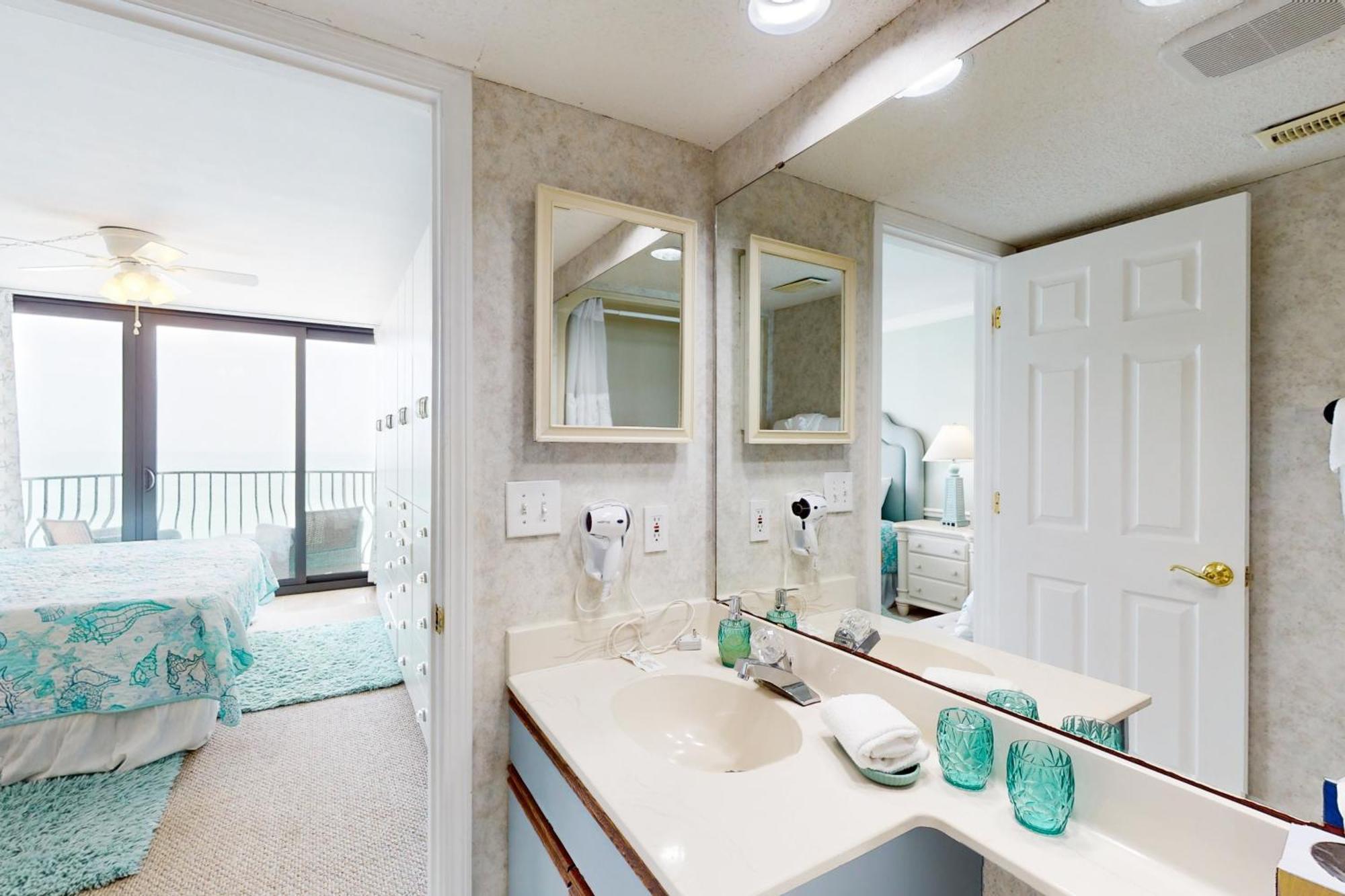 Coastal Living Retreat * Myrtle Beach