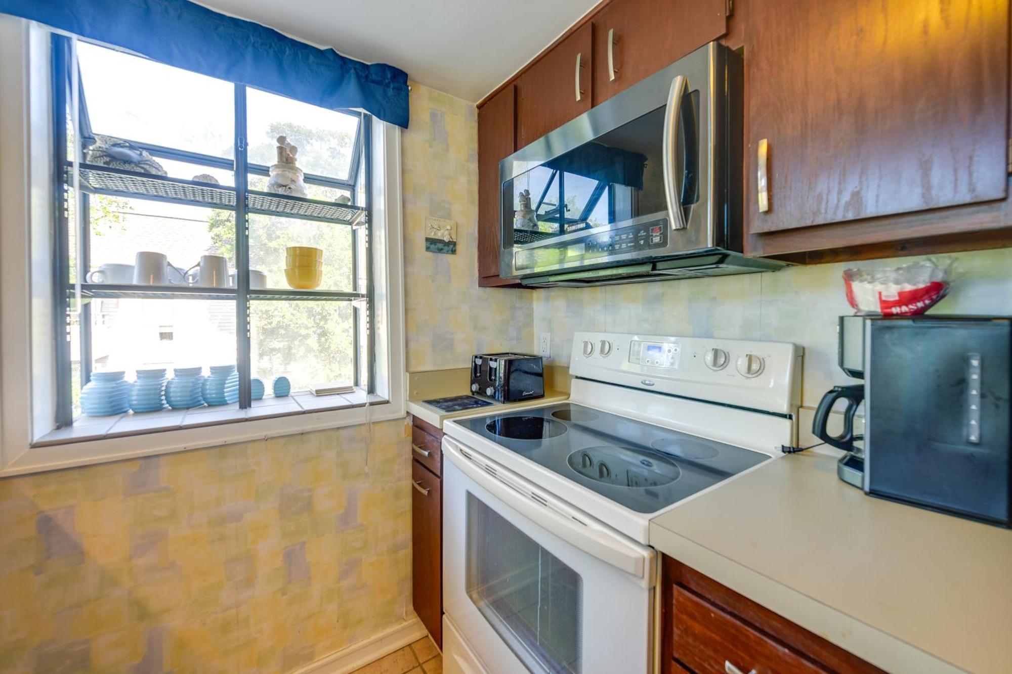 Myrtle With Pool Access, Close To Beach!