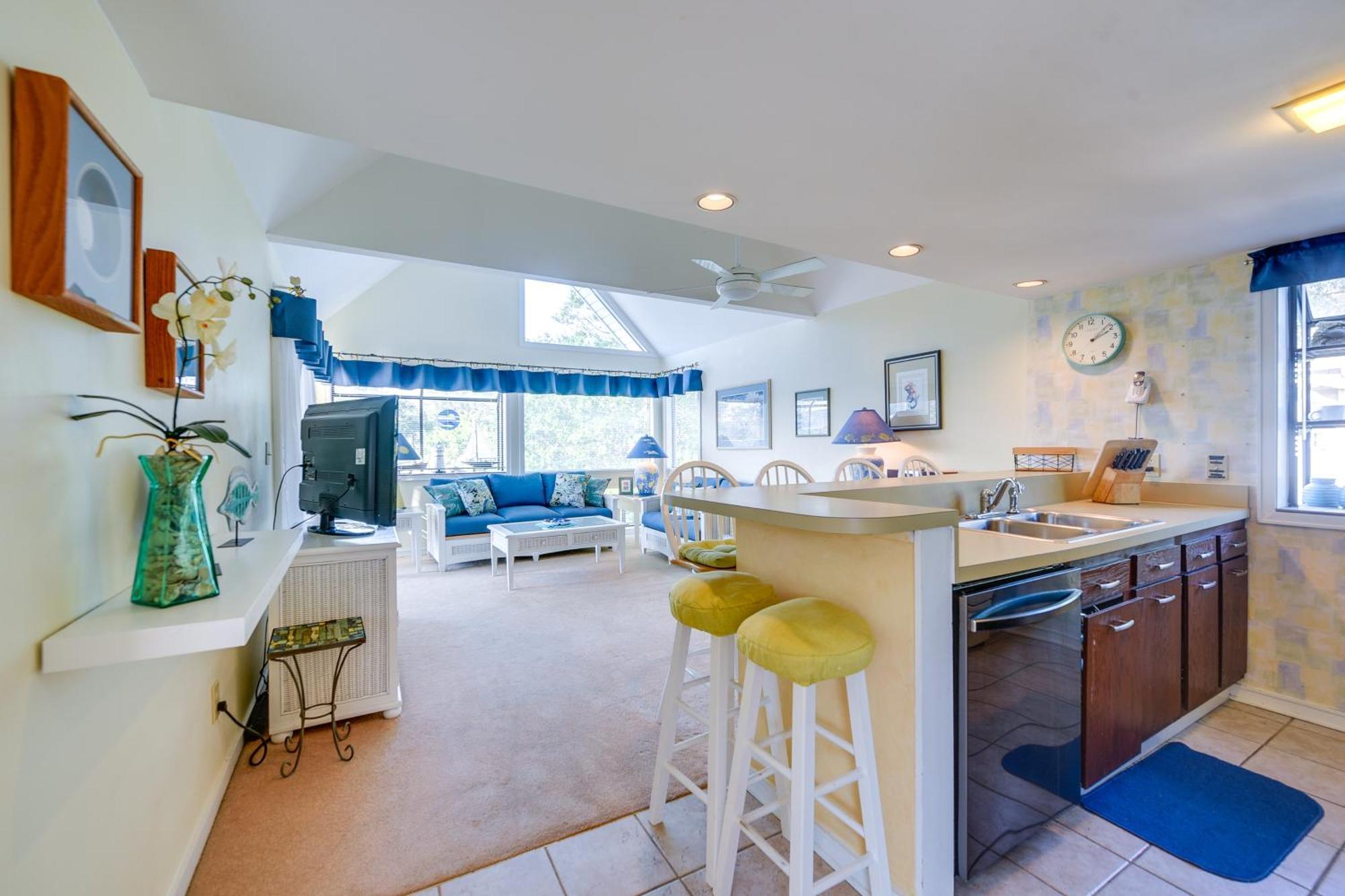 Myrtle With Pool Access, Close To Beach! *