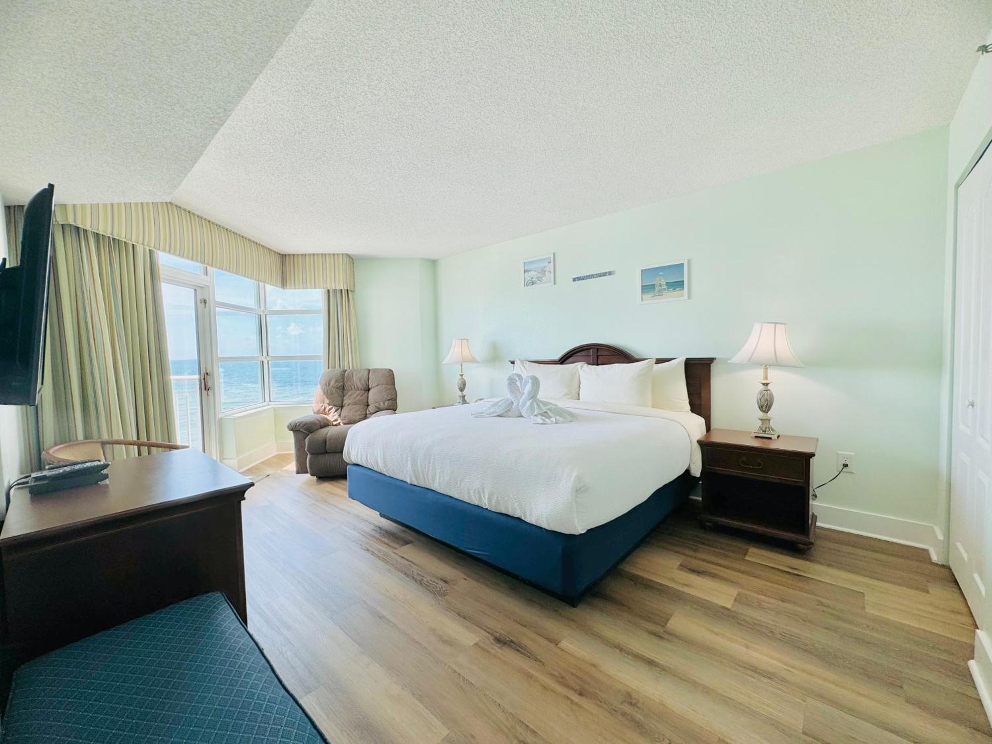 Carolinian Apartment *