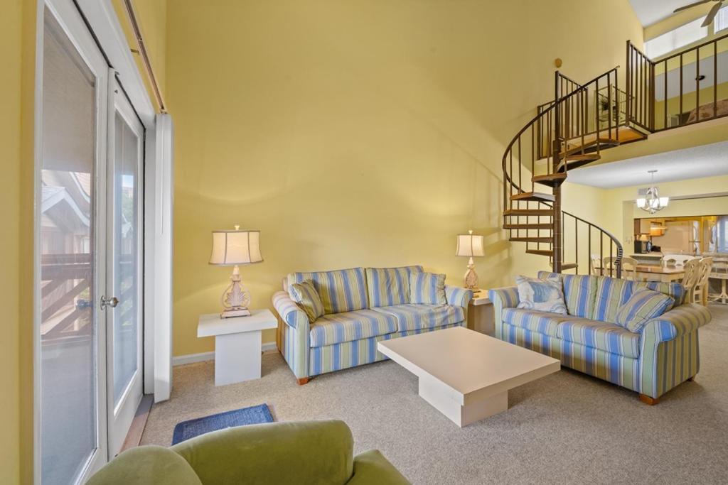 Heron Pointe D-16 Apartment *