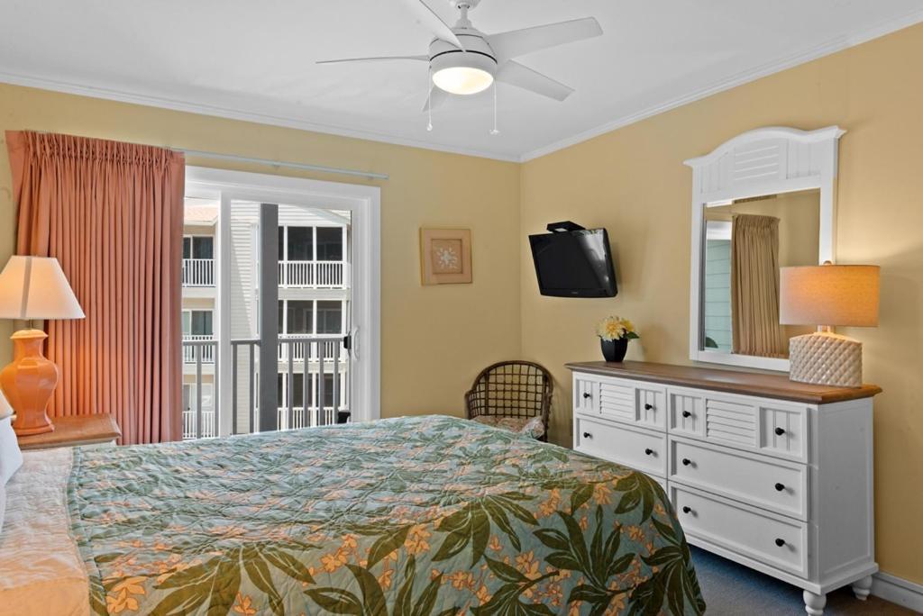 Apartment Pelicans Landing 208