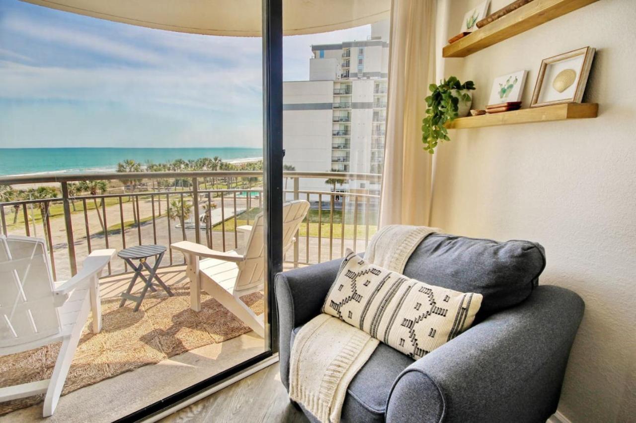 Steps To The Beach, Ocean Views, King Bed, Pool *