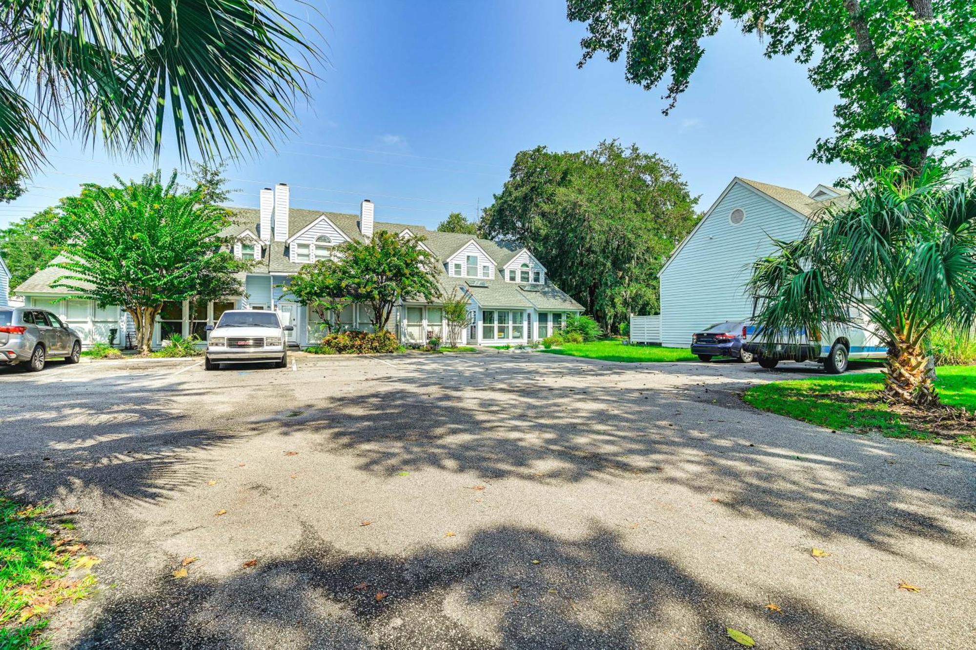Holiday home Chic Murrells Inlet Getaway About 2 Mi To Marsh Walk! Myrtle Beach