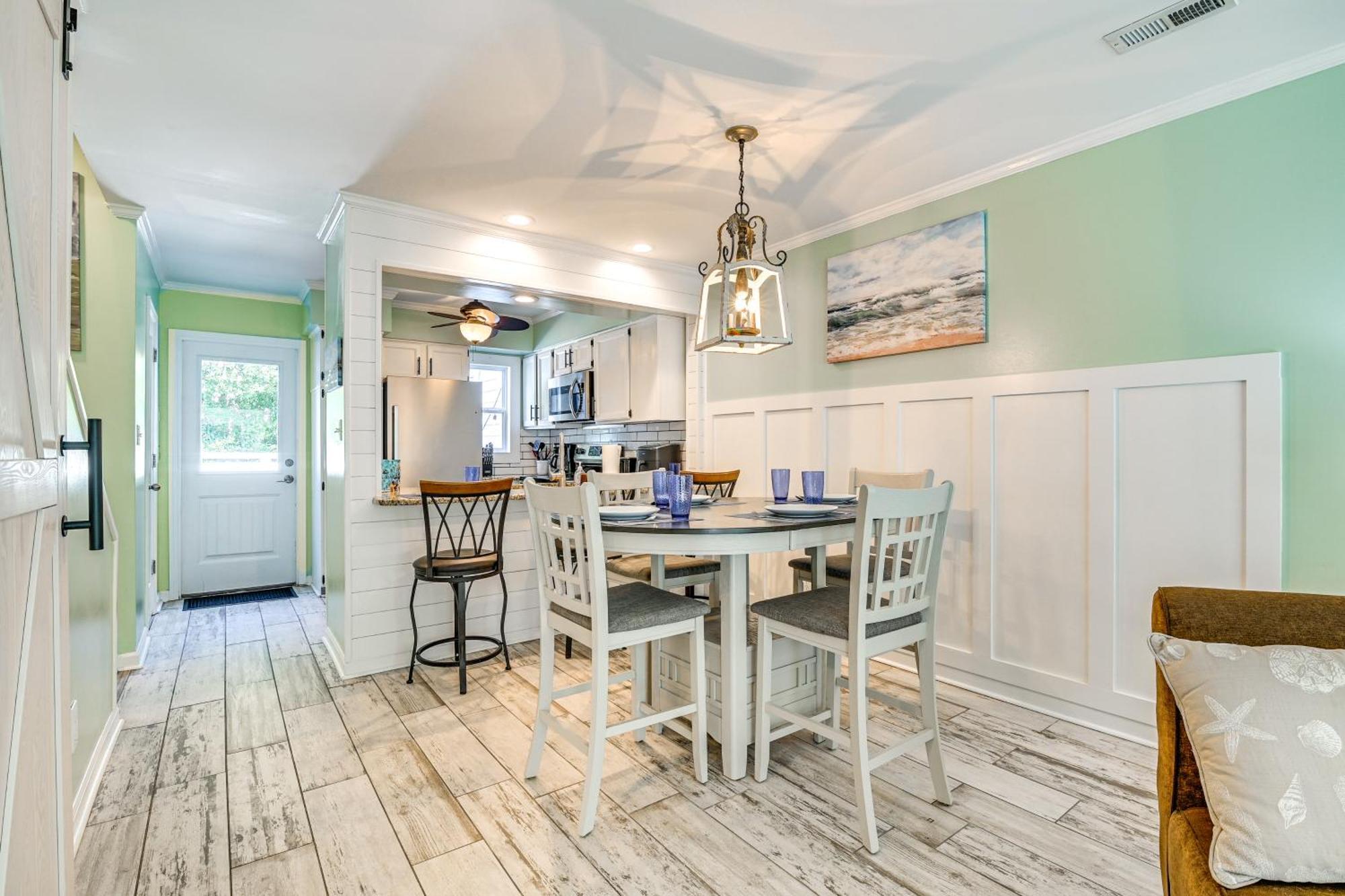 Chic Murrells Inlet Getaway About 2 Mi To Marsh Walk! Myrtle Beach