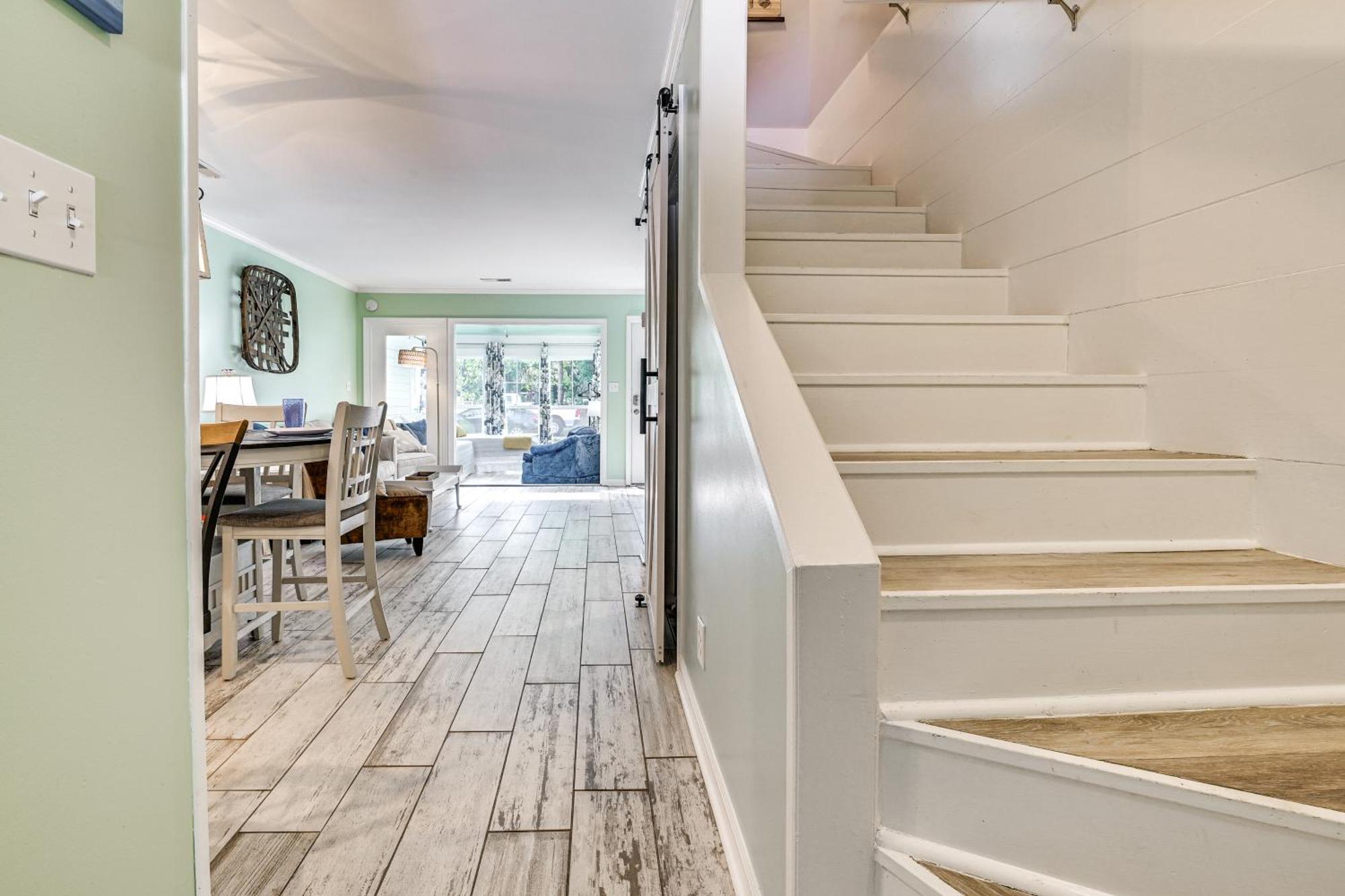 Chic Murrells Inlet Getaway About 2 Mi To Marsh Walk! Holiday home Myrtle Beach