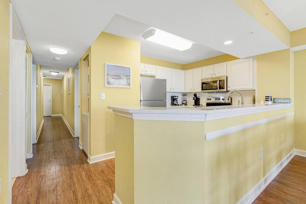 Ocean Front Grand Atlantic 3 Bedroom 2 Bathroom Grand Atlantic Holiday home Myrtle Beach