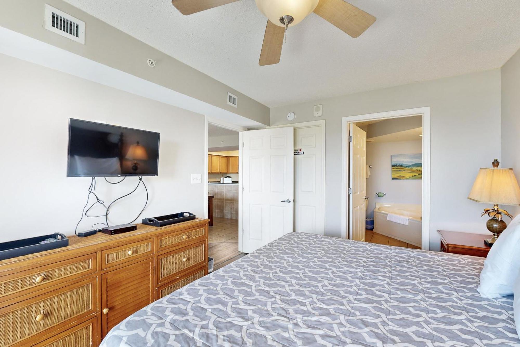Apartment Malibu Pointe Unit 803