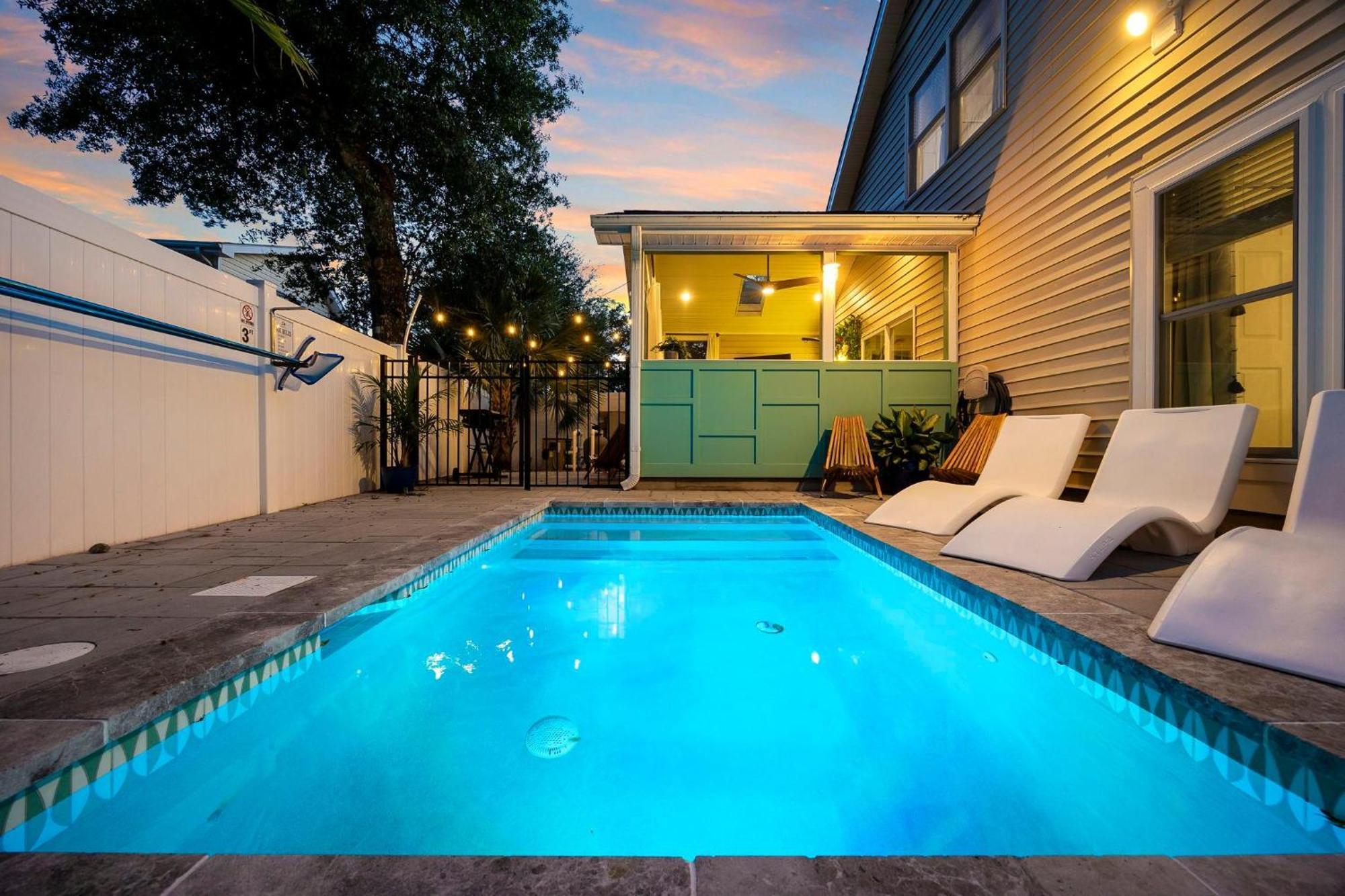 It's Always Sunny Holiday home