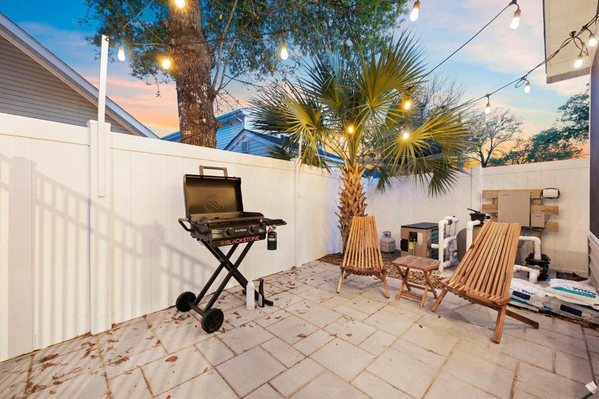 It's Always Sunny Holiday home *