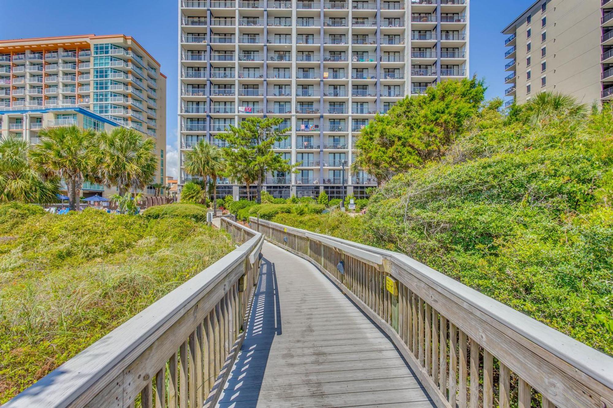 Oceanfront In Myrtle With Pool! Apartment