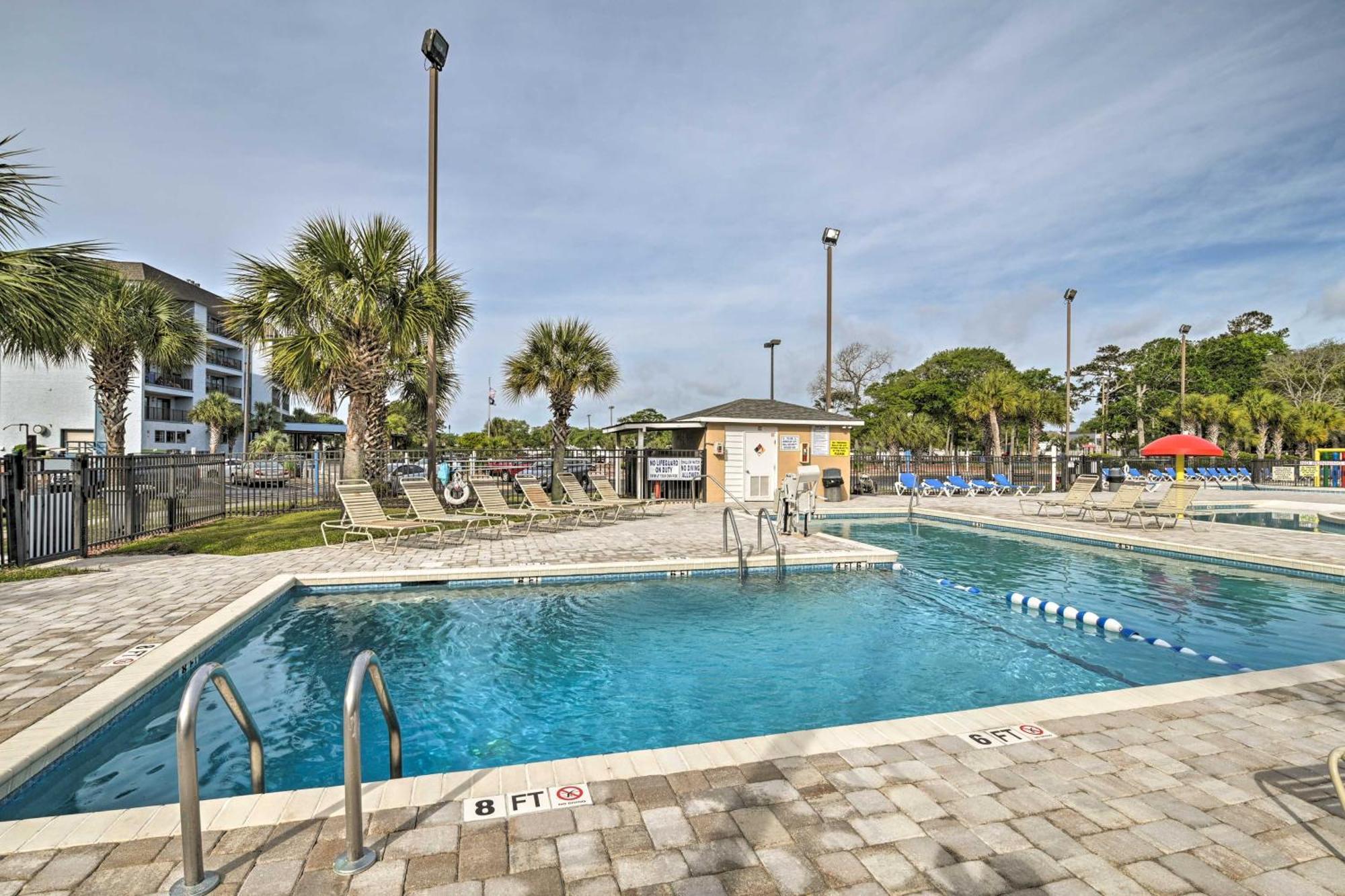 Apartment Myrtle With Patio, And Pool Access! Myrtle Beach