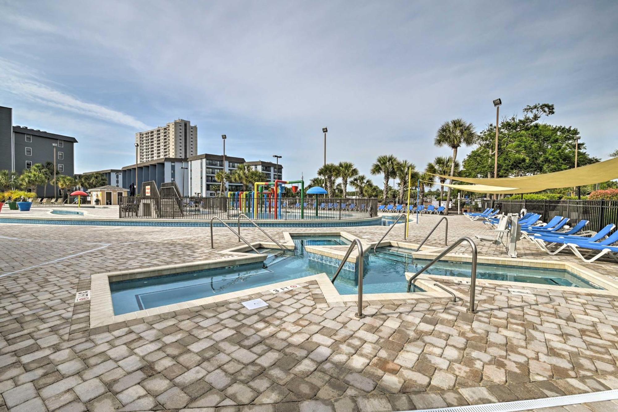 Myrtle With Patio, And Pool Access! Apartment Myrtle Beach