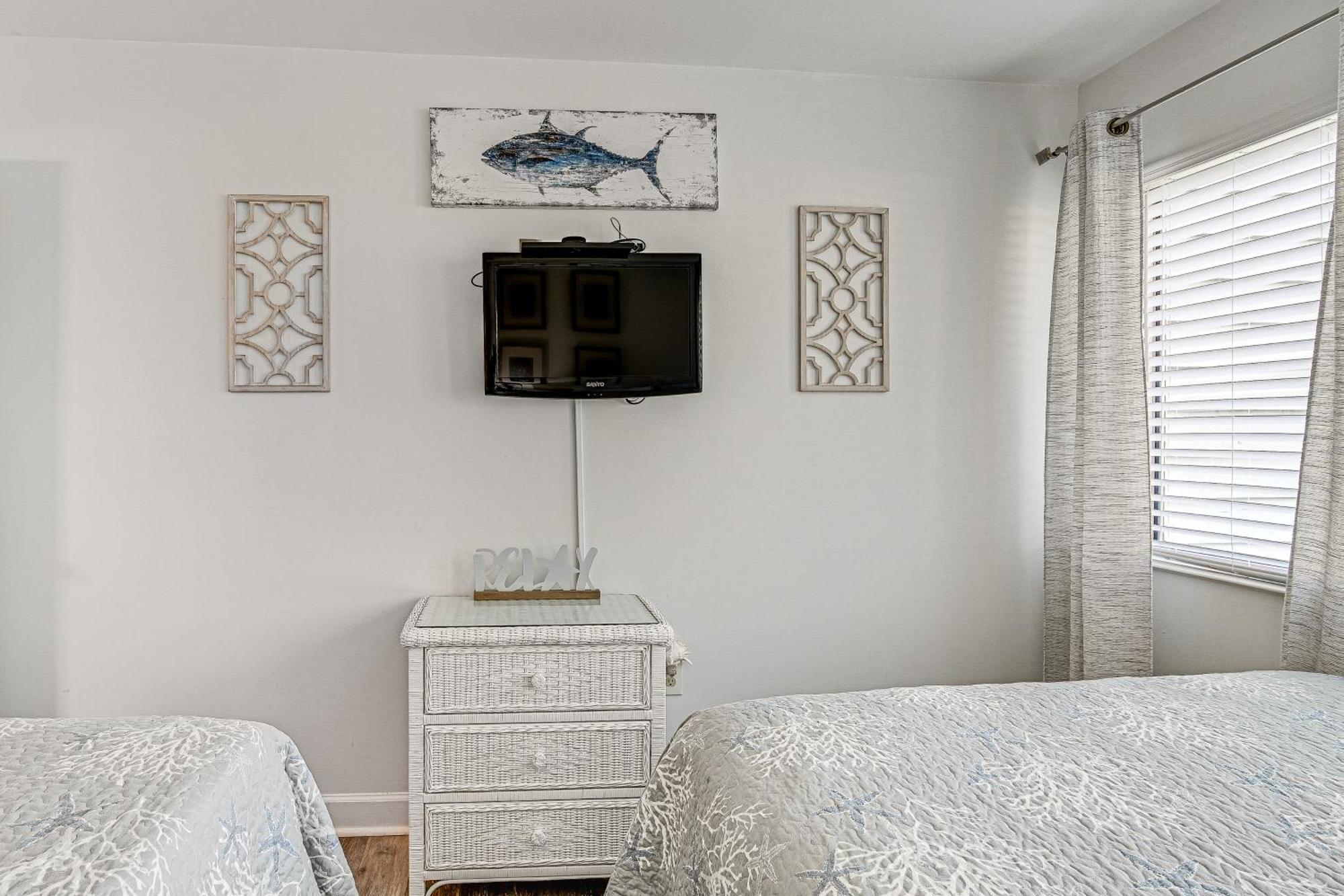 Myrtle With Patio, And Pool Access!