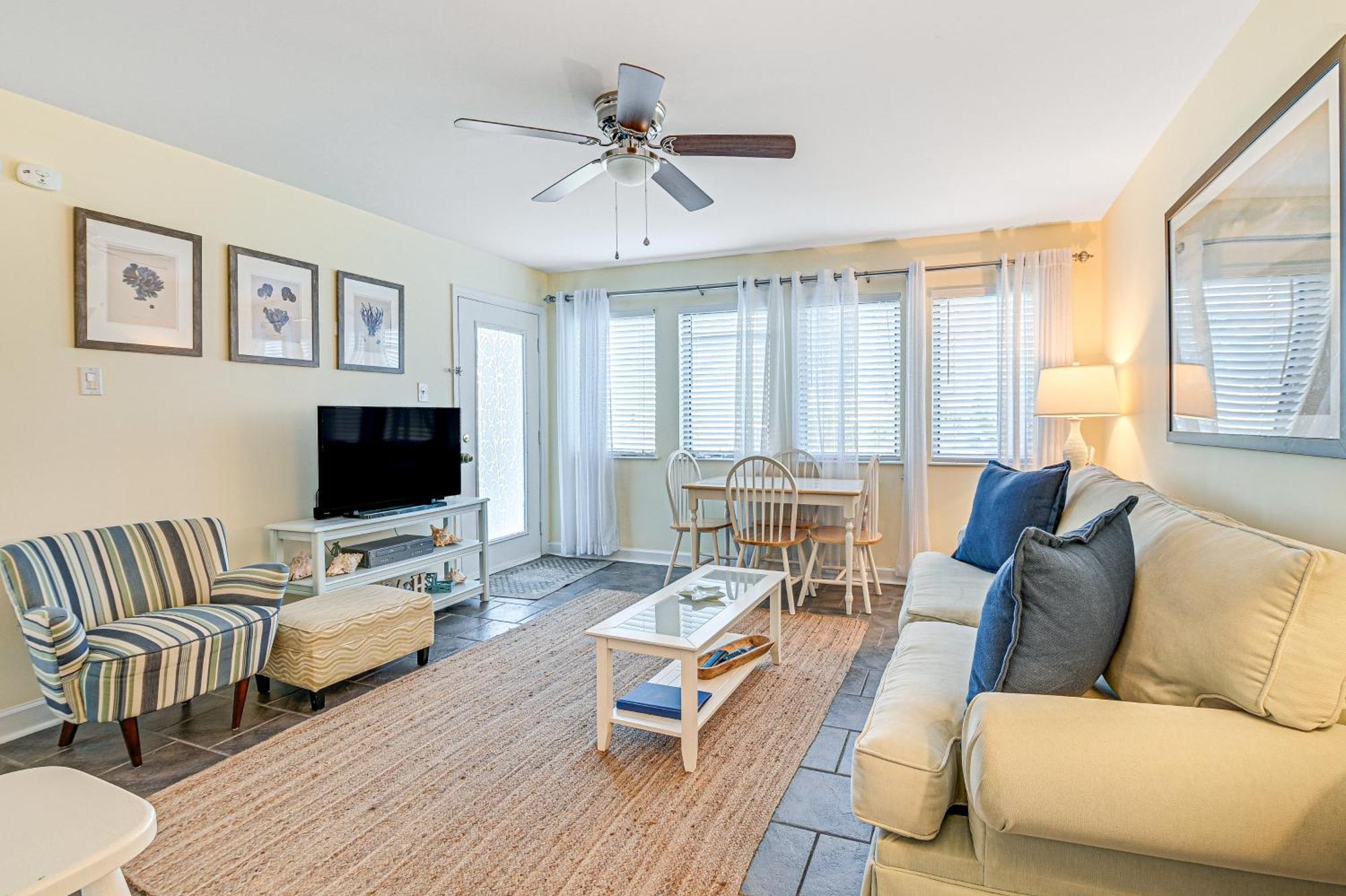 Myrtle With Patio, And Pool Access! Apartment *