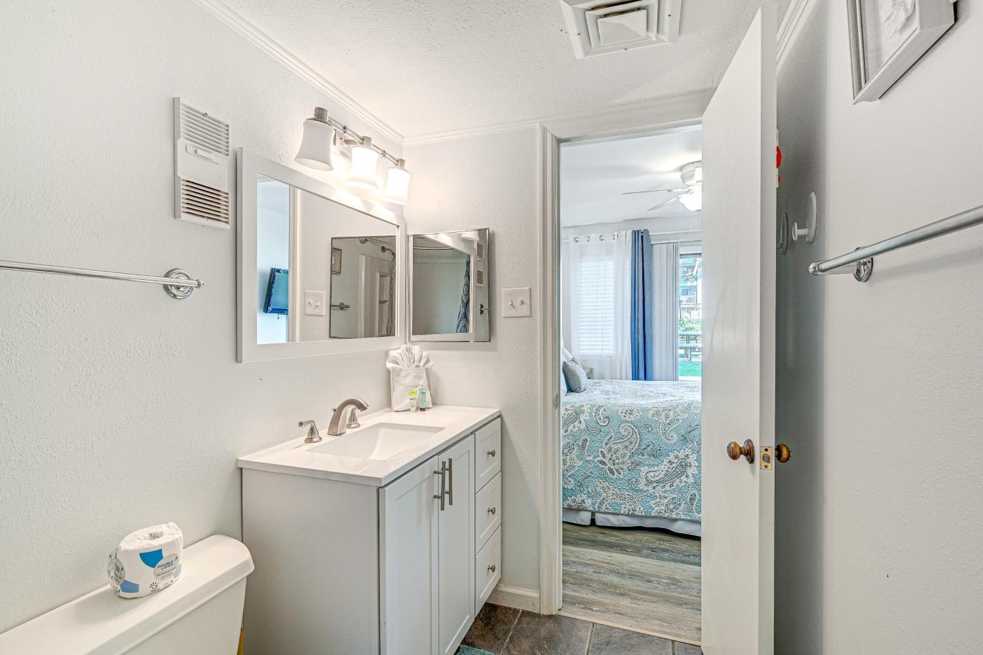 Myrtle With Patio, And Pool Access! Myrtle Beach