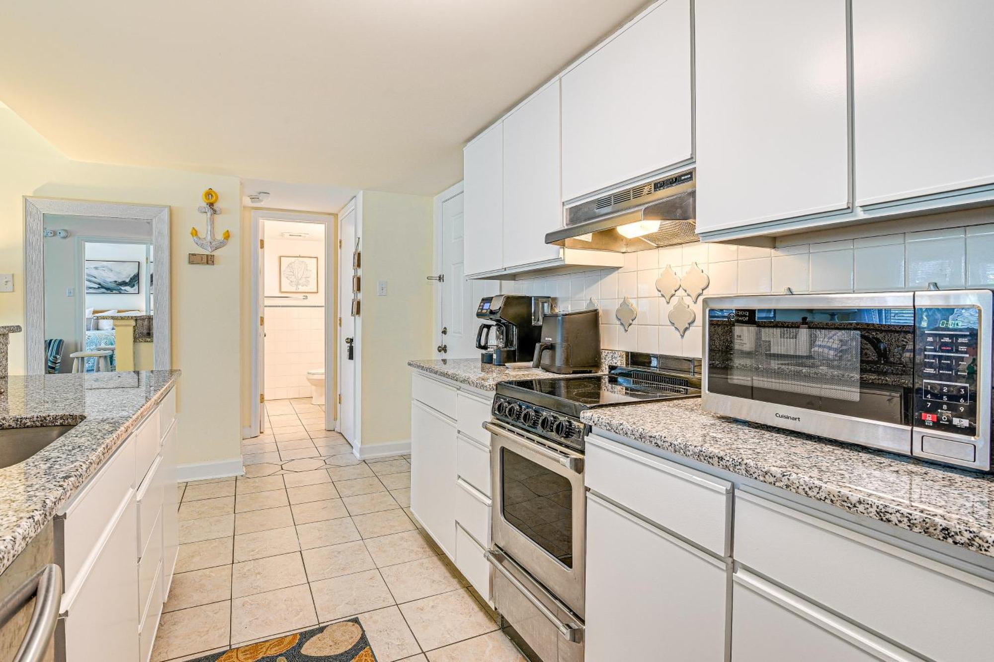 Myrtle With Patio, And Pool Access! Apartment *
