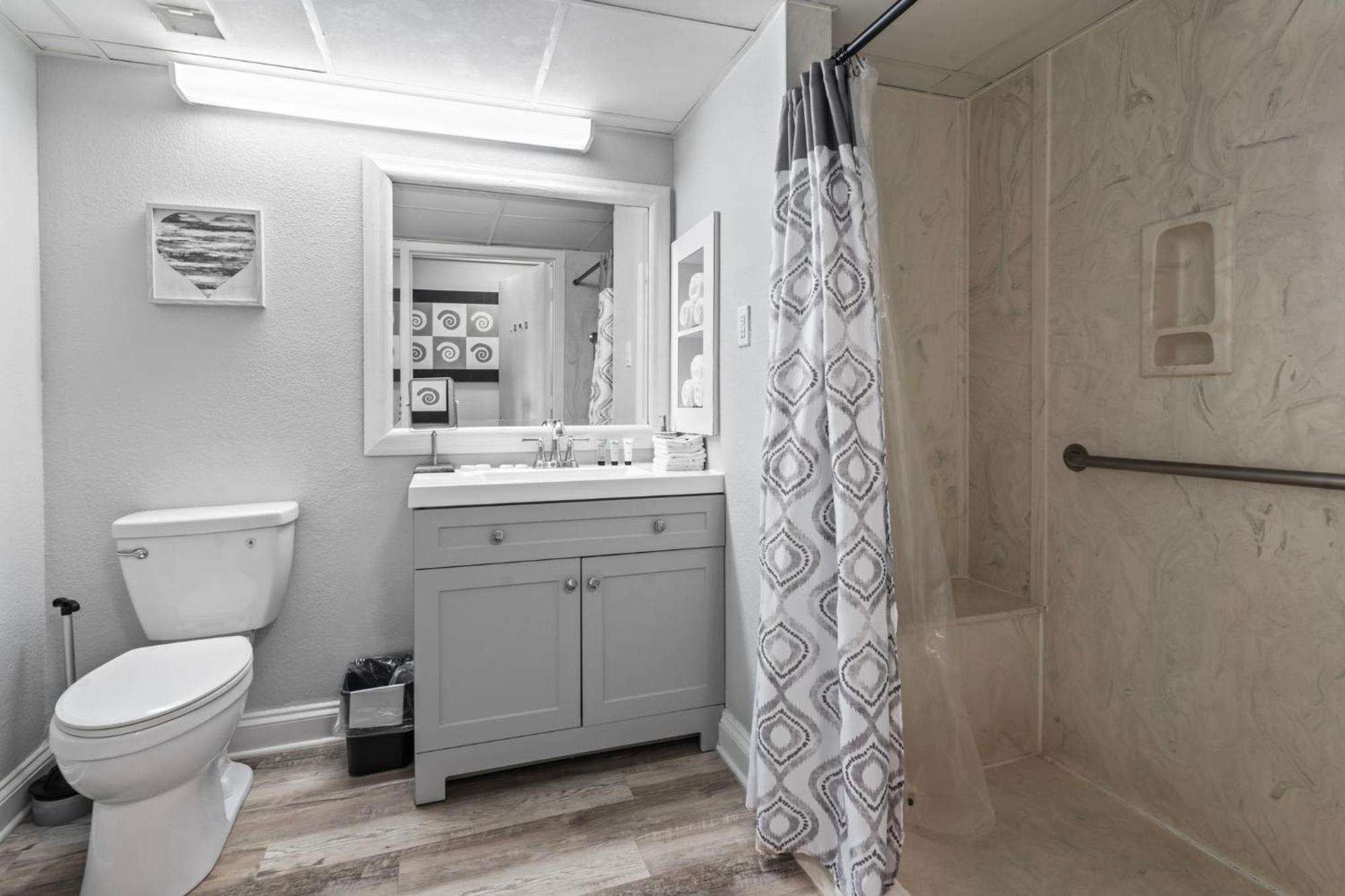 Holiday home Gorgeous Double Queen Suite! Sleeps 4! Sea Mist 51602 *