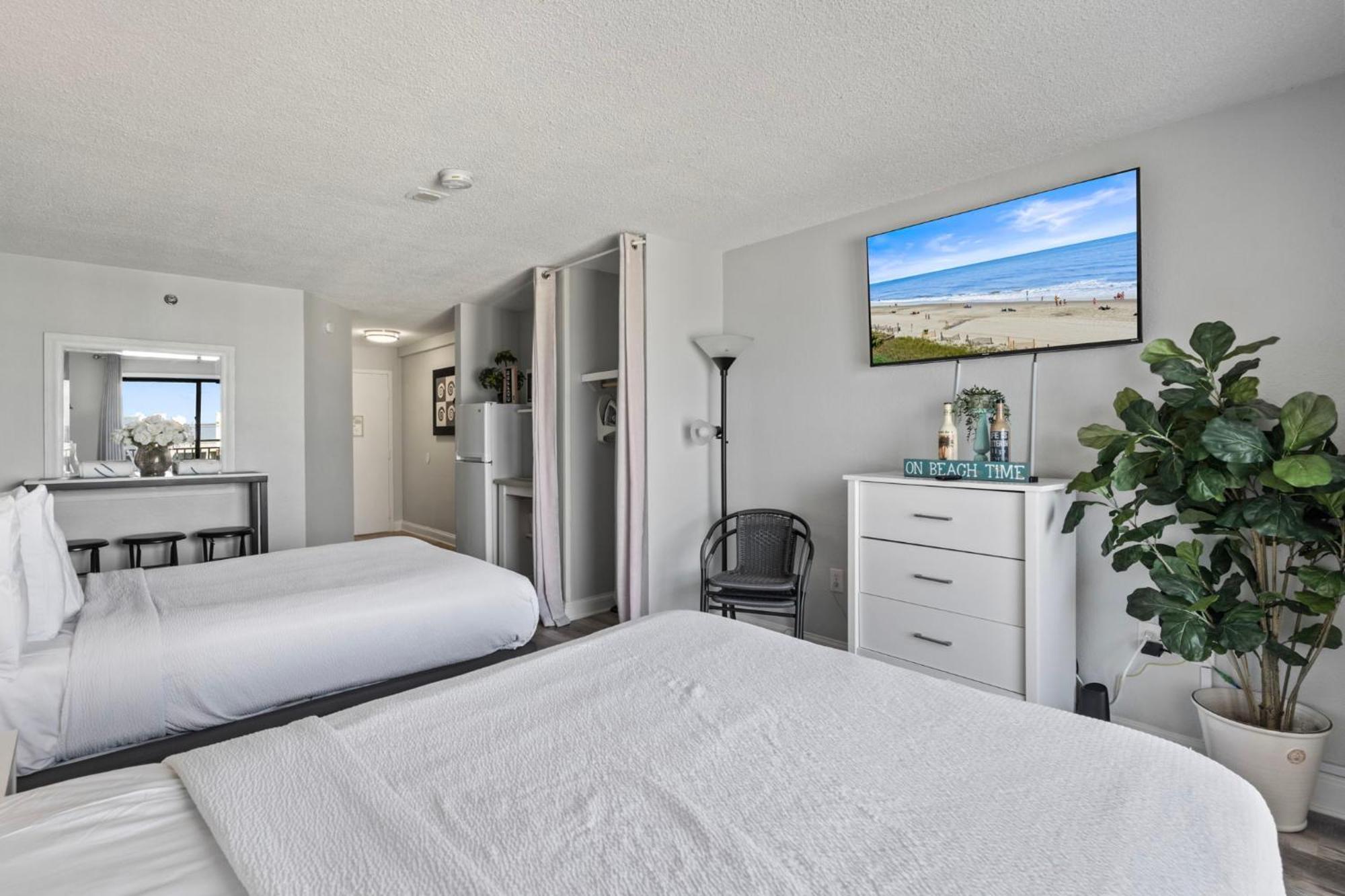 Holiday home Gorgeous Double Queen Suite! Sleeps 4! Sea Mist 51602 *