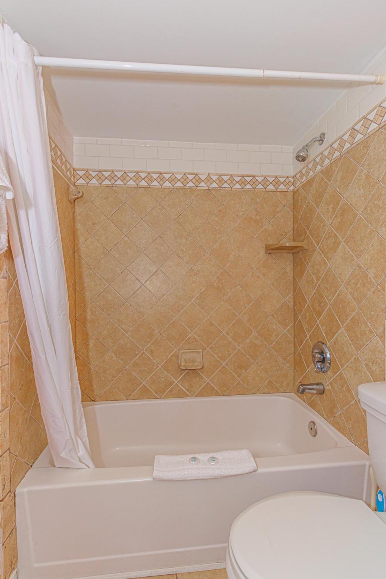 Ocean View 2 Bedroom With Great Views! Palace 413