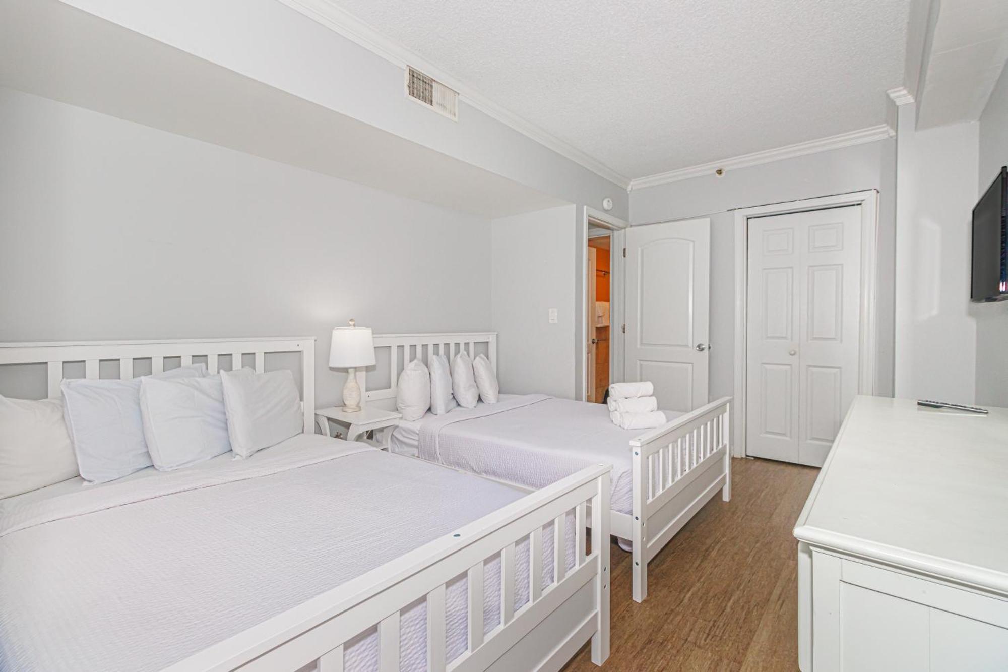 Ocean View 2 Bedroom With Great Views! Palace 413 Holiday home