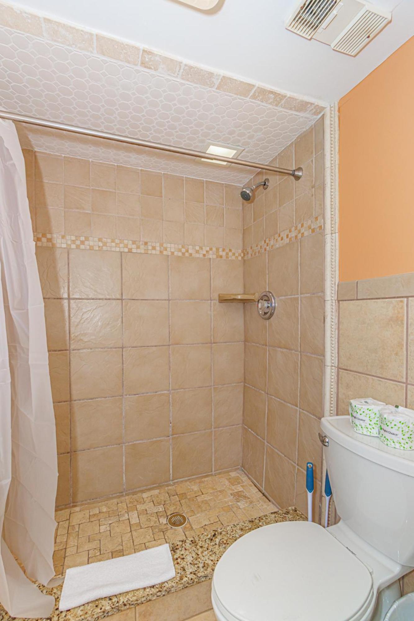 Ocean View 2 Bedroom With Great Views! Palace 413