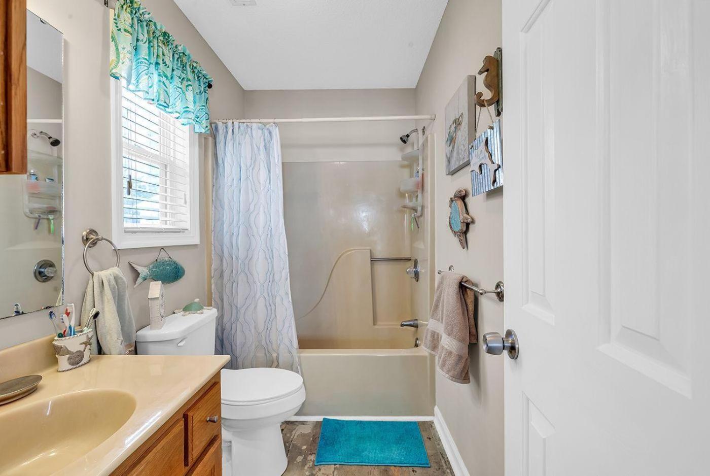 4722 Surf Street 3br 2 Full Bath *