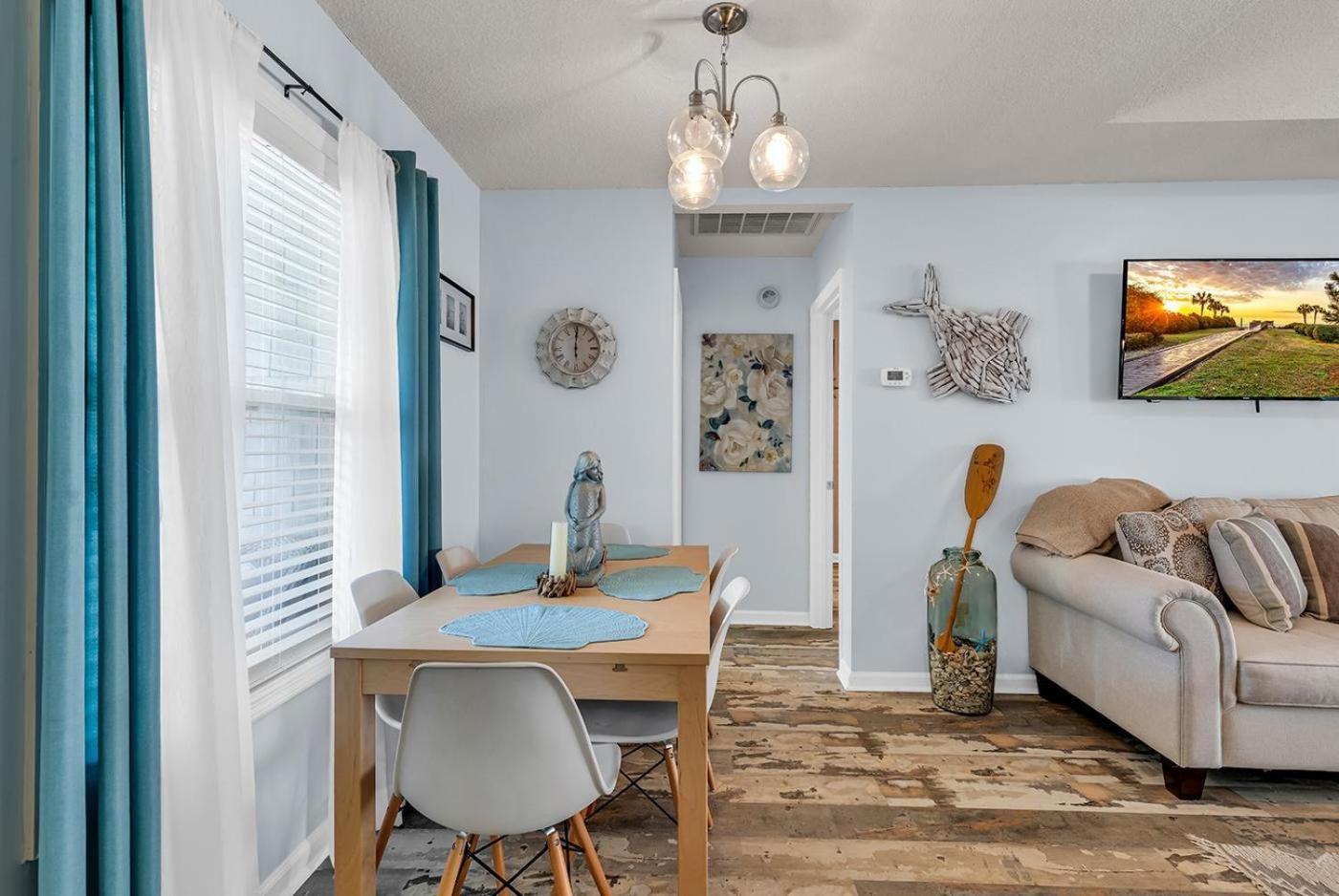4722 Surf Street 3br 2 Full Bath Holiday home *
