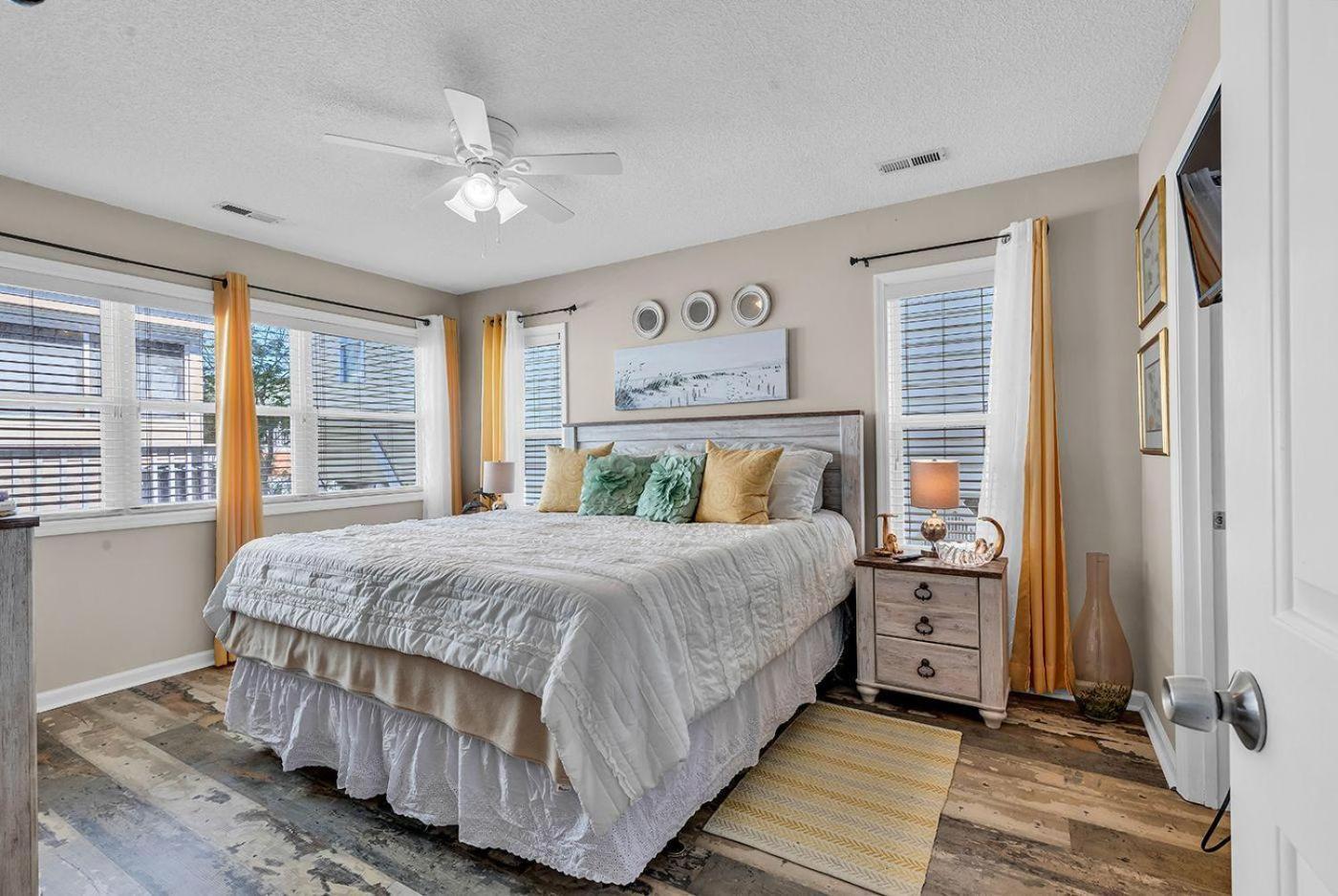 Holiday home 4722 Surf Street 3br 2 Full Bath Myrtle Beach