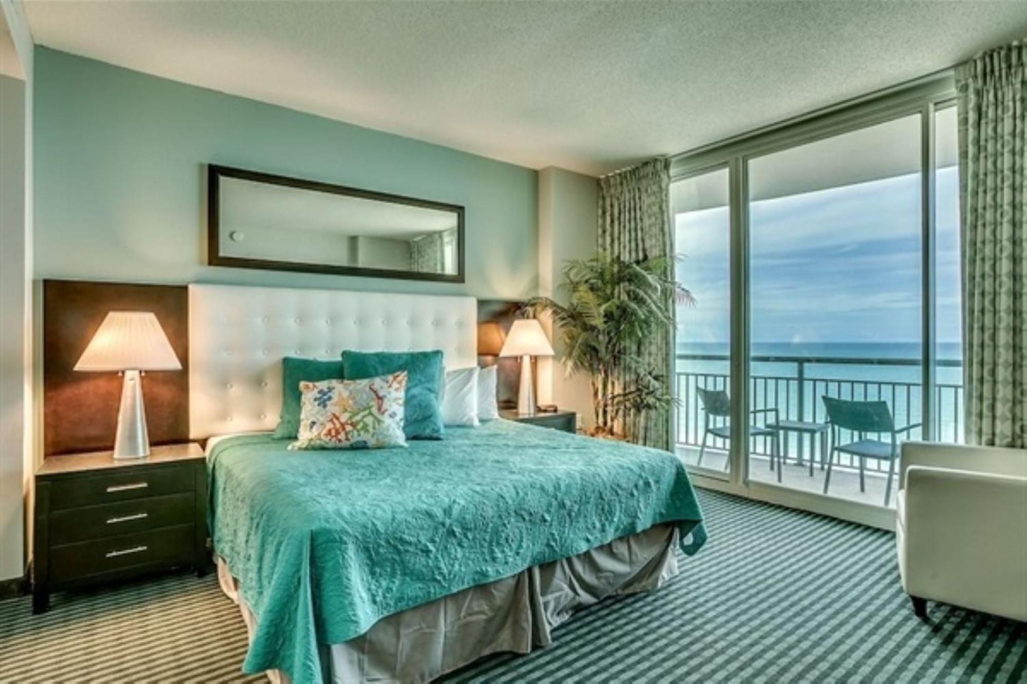 Stunning Ocean Front 2bd On The Second Floor, In Heart Of Mb *