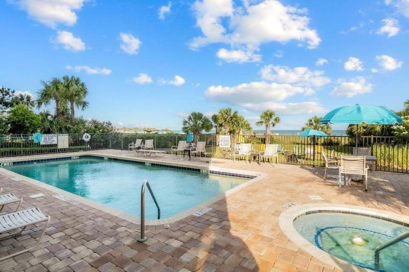Holiday home Beautiful Ocean View 1 Bedroom With Electric Fireplace-meridian 805 *