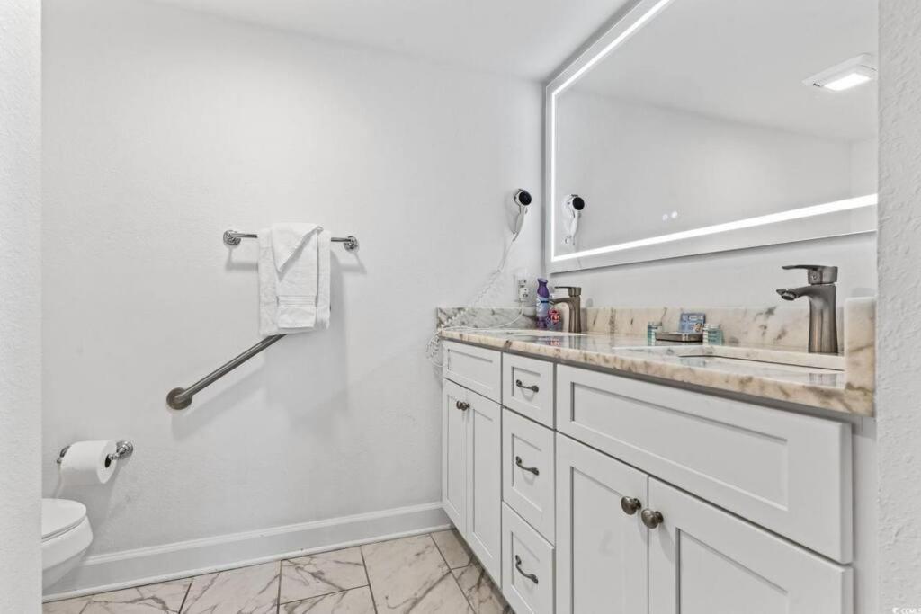 Apartment Spacious Luxurious 2b2b Ocean View Sleeps 8 *