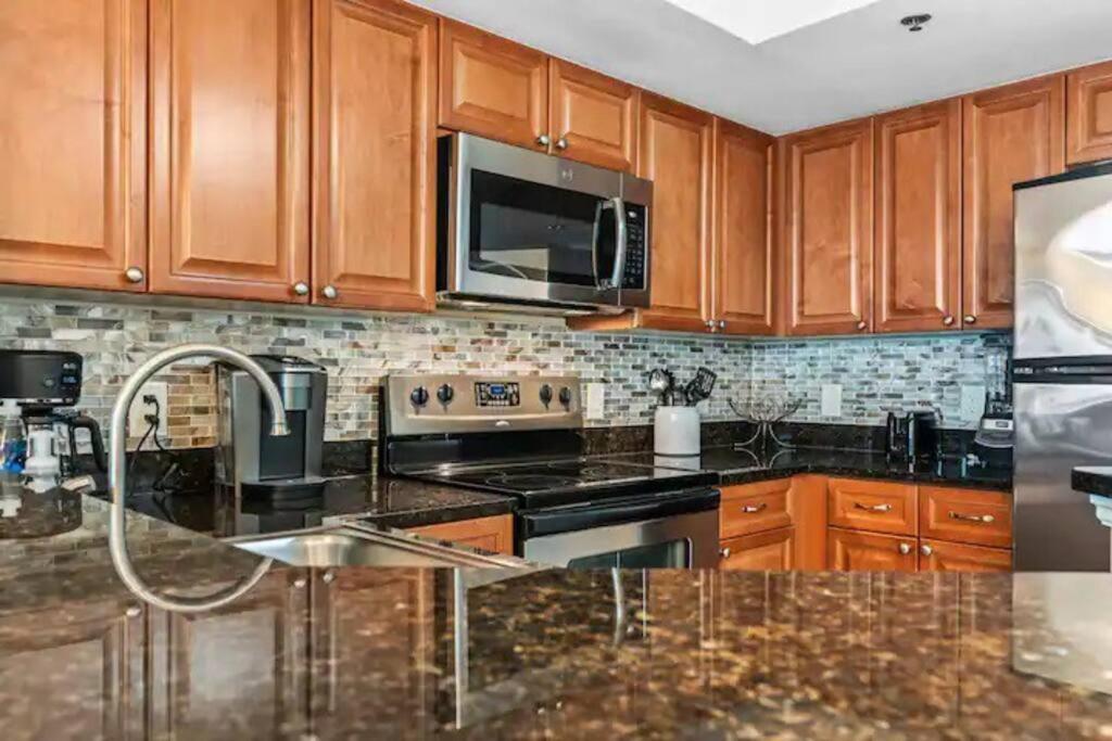 Spacious Luxurious 2b2b Ocean View Sleeps 8 * Myrtle Beach