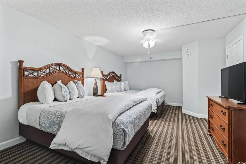 Spacious Luxurious 2b2b Ocean View Sleeps 8 Apartment
