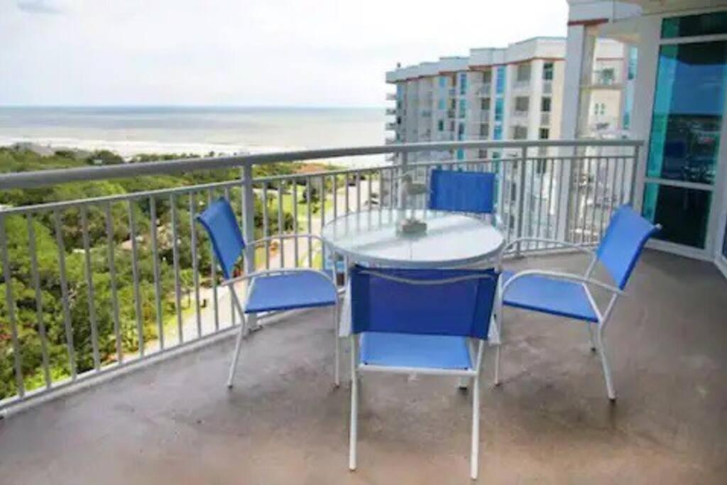 Spacious Luxurious 2b2b Ocean View Sleeps 8 Apartment