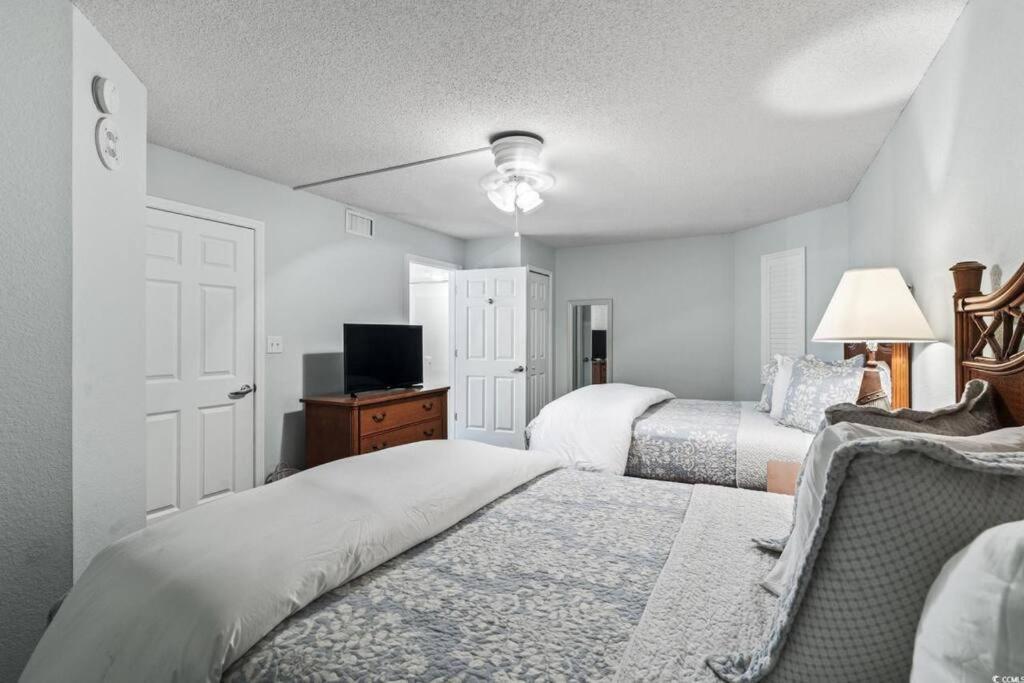 Spacious Luxurious 2b2b Ocean View Sleeps 8 Apartment