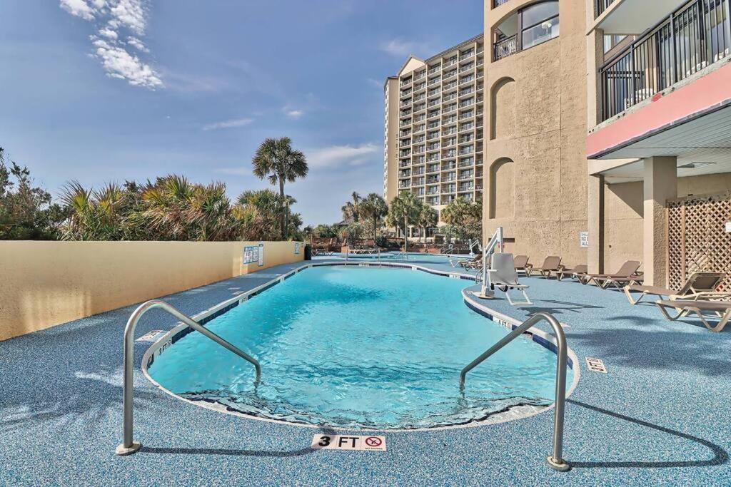 Breathtaking Beachfront Bliss! 619 Apartment