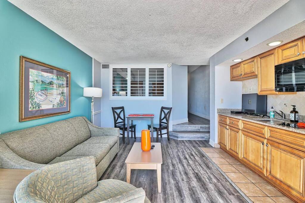 Apartment Breathtaking Beachfront Bliss! 619 Myrtle Beach