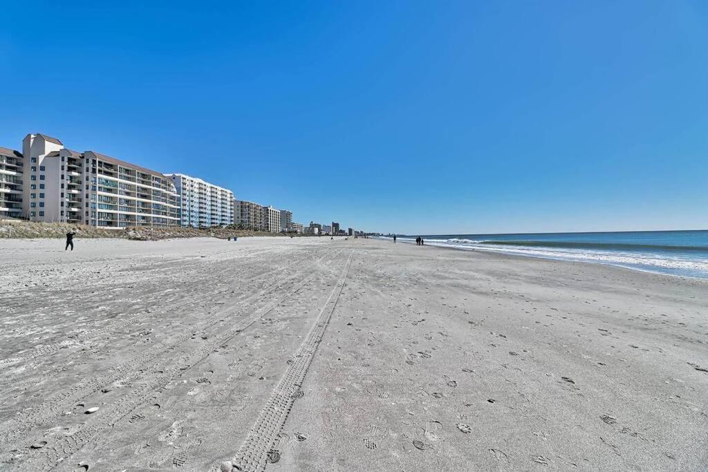 Apartment Breathtaking Beachfront Bliss! 619 Myrtle Beach