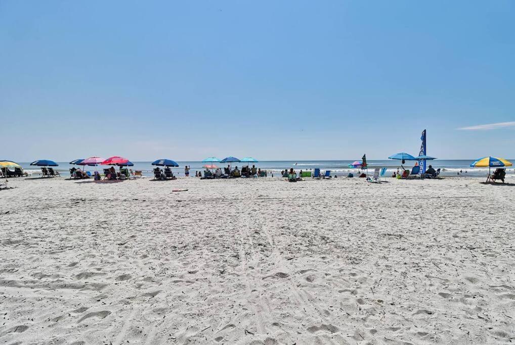 Apartment Breathtaking Beachfront Bliss! 619 *