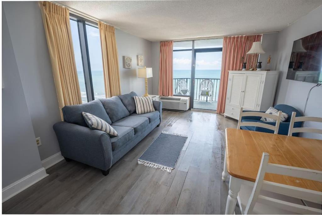 Apartment Oceanfront Suite, Seascape Sanctuary At Oceanpark! 1104 *